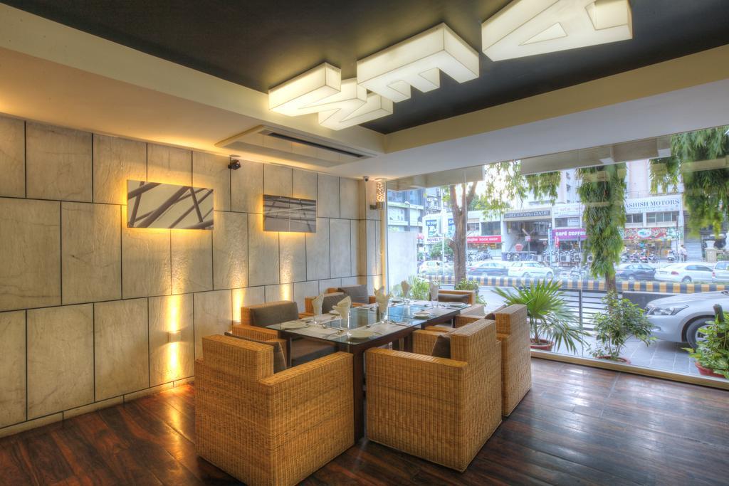 Hotel El Dorado Ahmedabad Extérieur photo