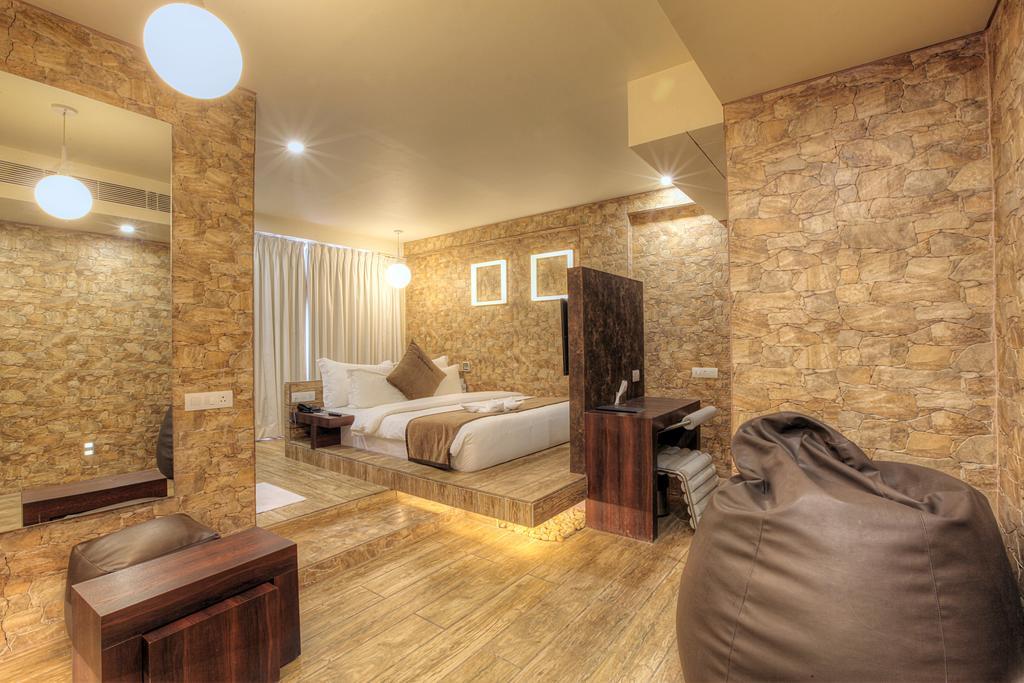 Hotel El Dorado Ahmedabad Extérieur photo