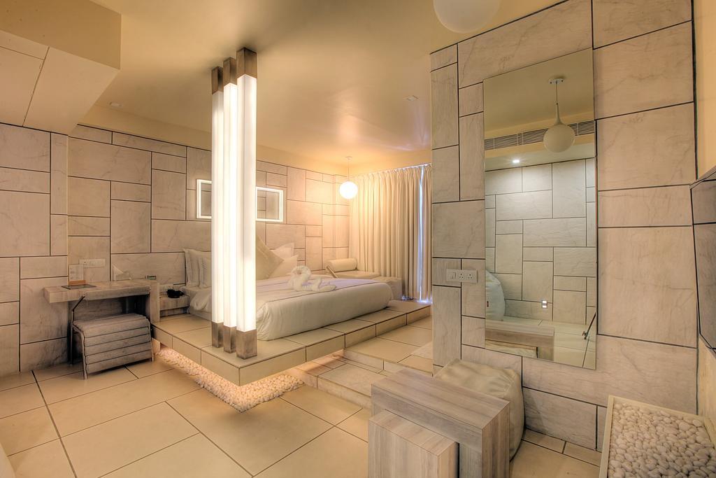 Hotel El Dorado Ahmedabad Extérieur photo