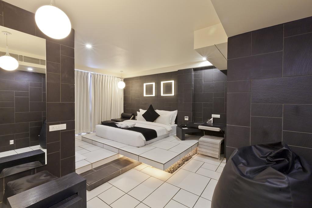 Hotel El Dorado Ahmedabad Extérieur photo